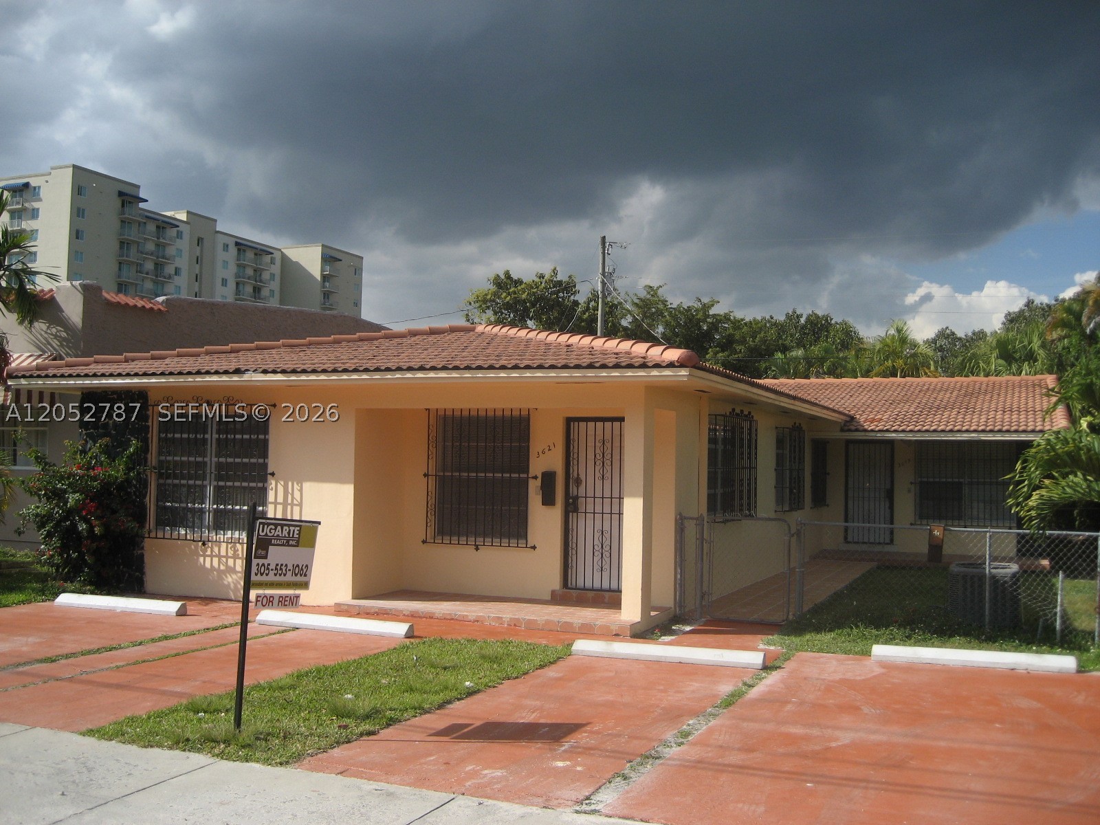 New in the market. Duplex 2/1 with patio and 2 parking spaces. Laundry room included. Freshly painted and clean. Easy to show vacant and ready to move in. Read Brokers remarks. Lawn service included with rent.