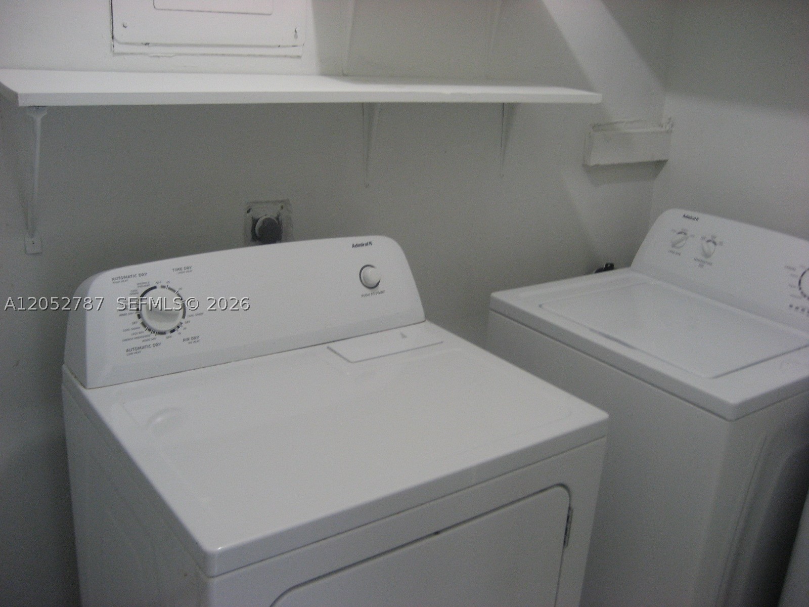 TAMIAMI PINES - Residential Lease