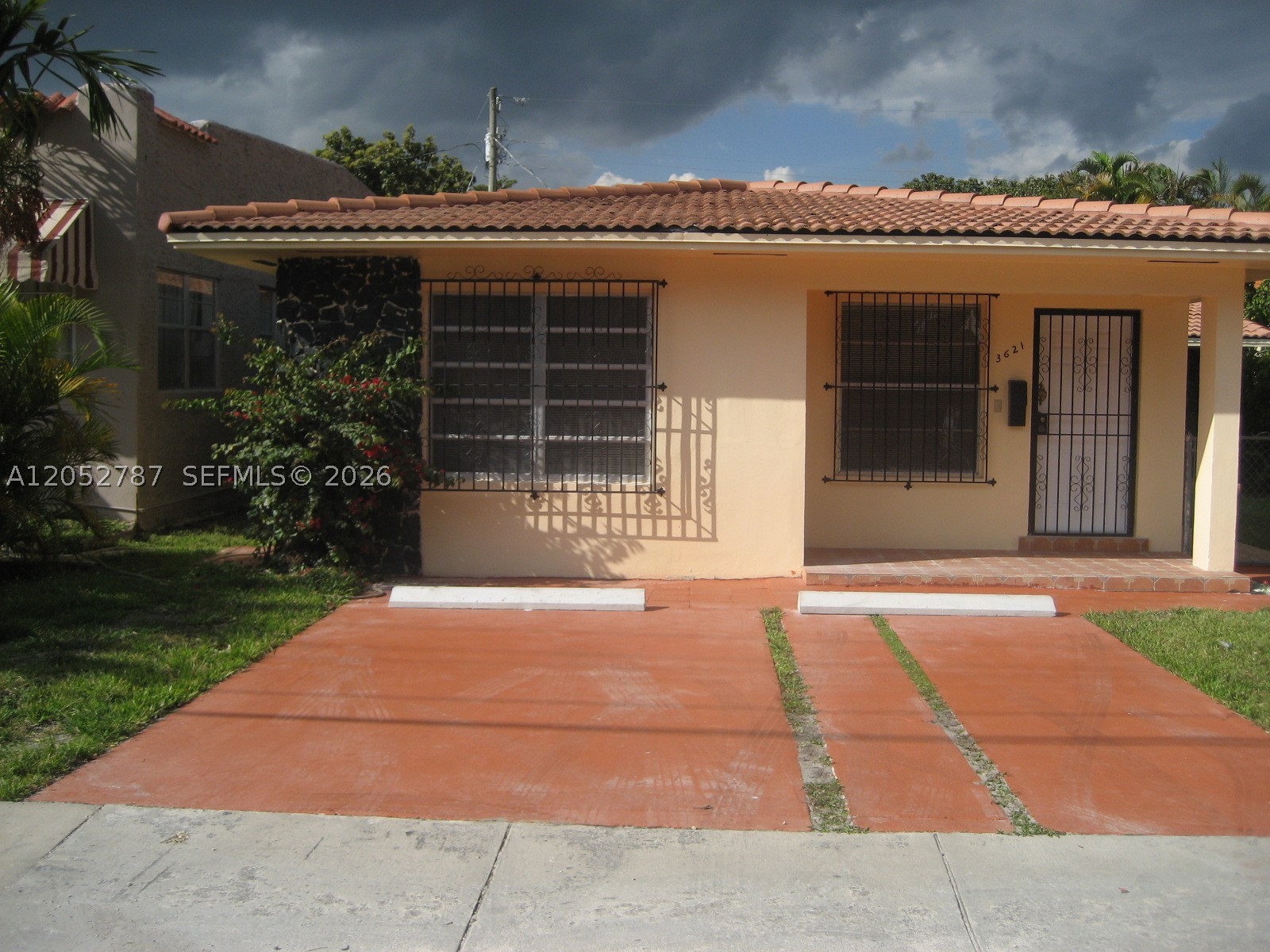 TAMIAMI PINES - Residential Lease