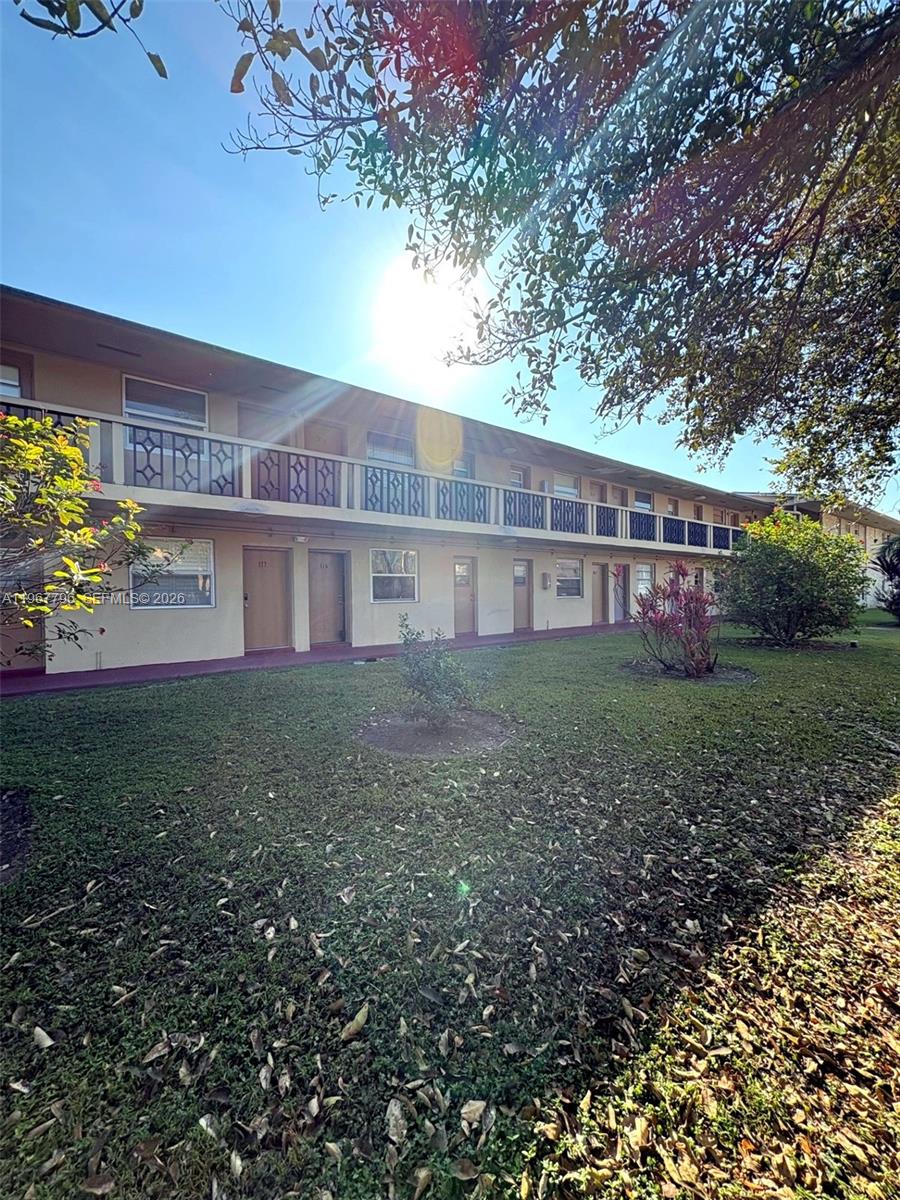 TROPICAL MANOR CONDO - Residential