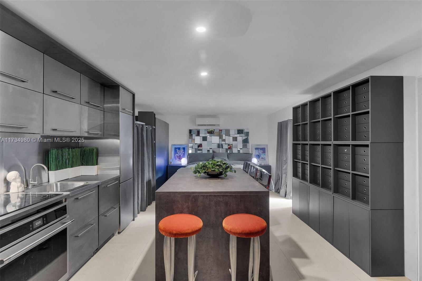 Rock Harbor Manor - Residential