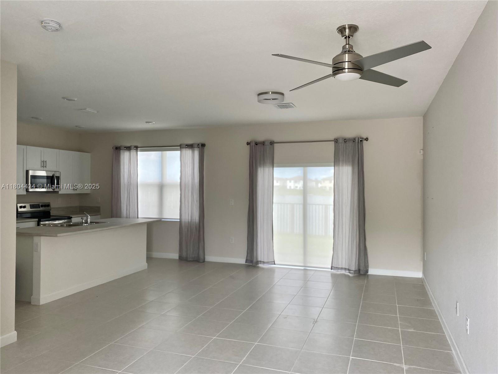 ENCLAVE SOUTH PHASE 1 - Residential Lease