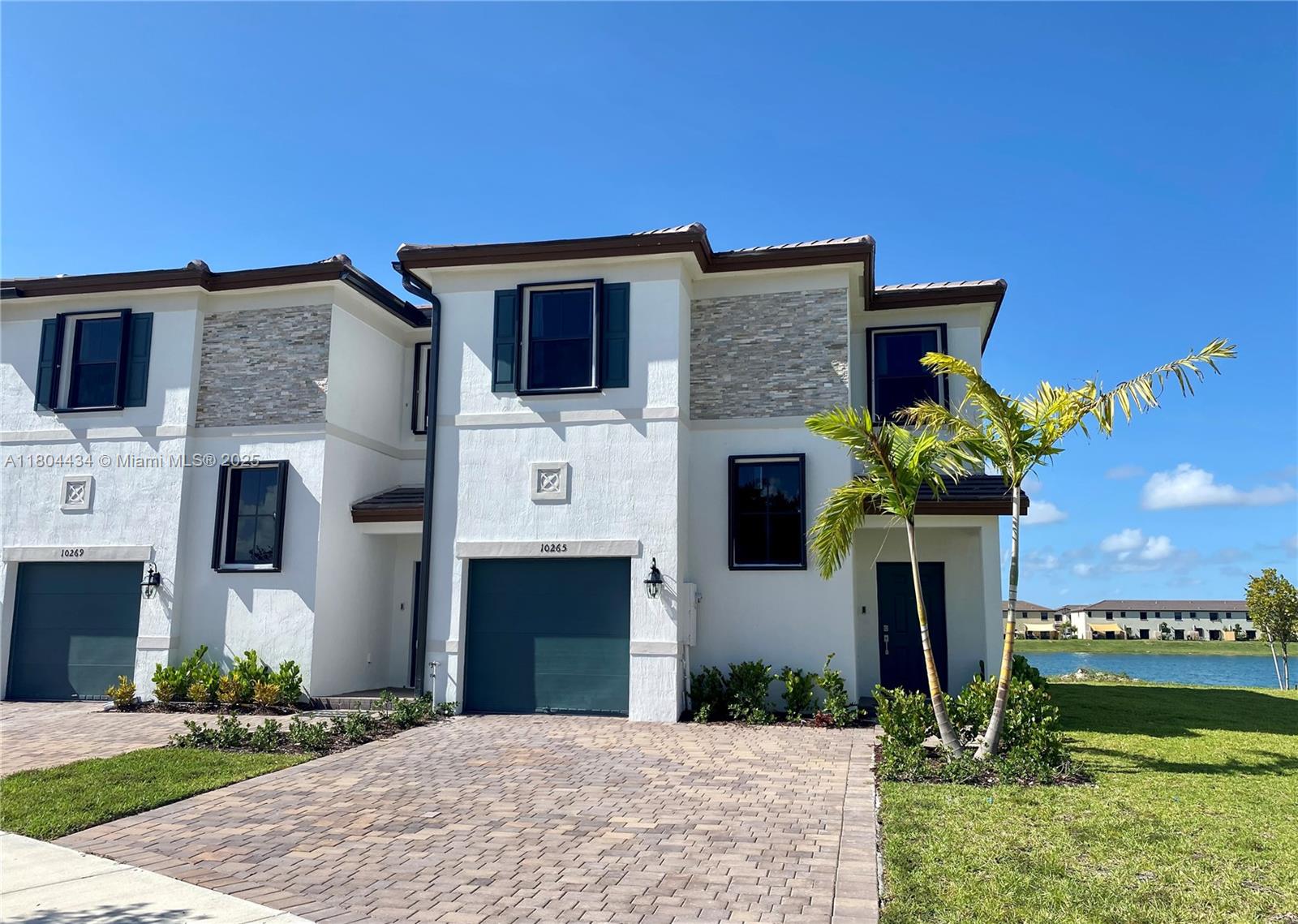 ENCLAVE SOUTH PHASE 1 - Residential Lease