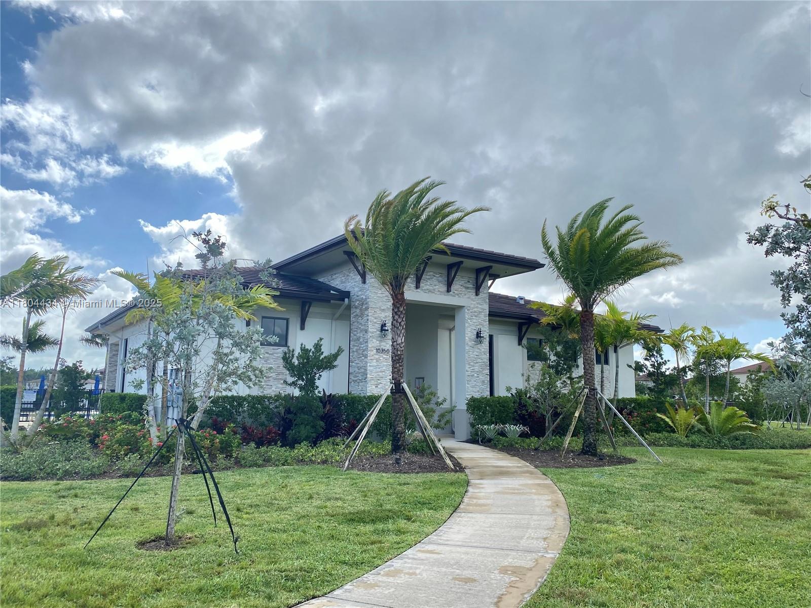 ENCLAVE SOUTH PHASE 1 - Residential Lease