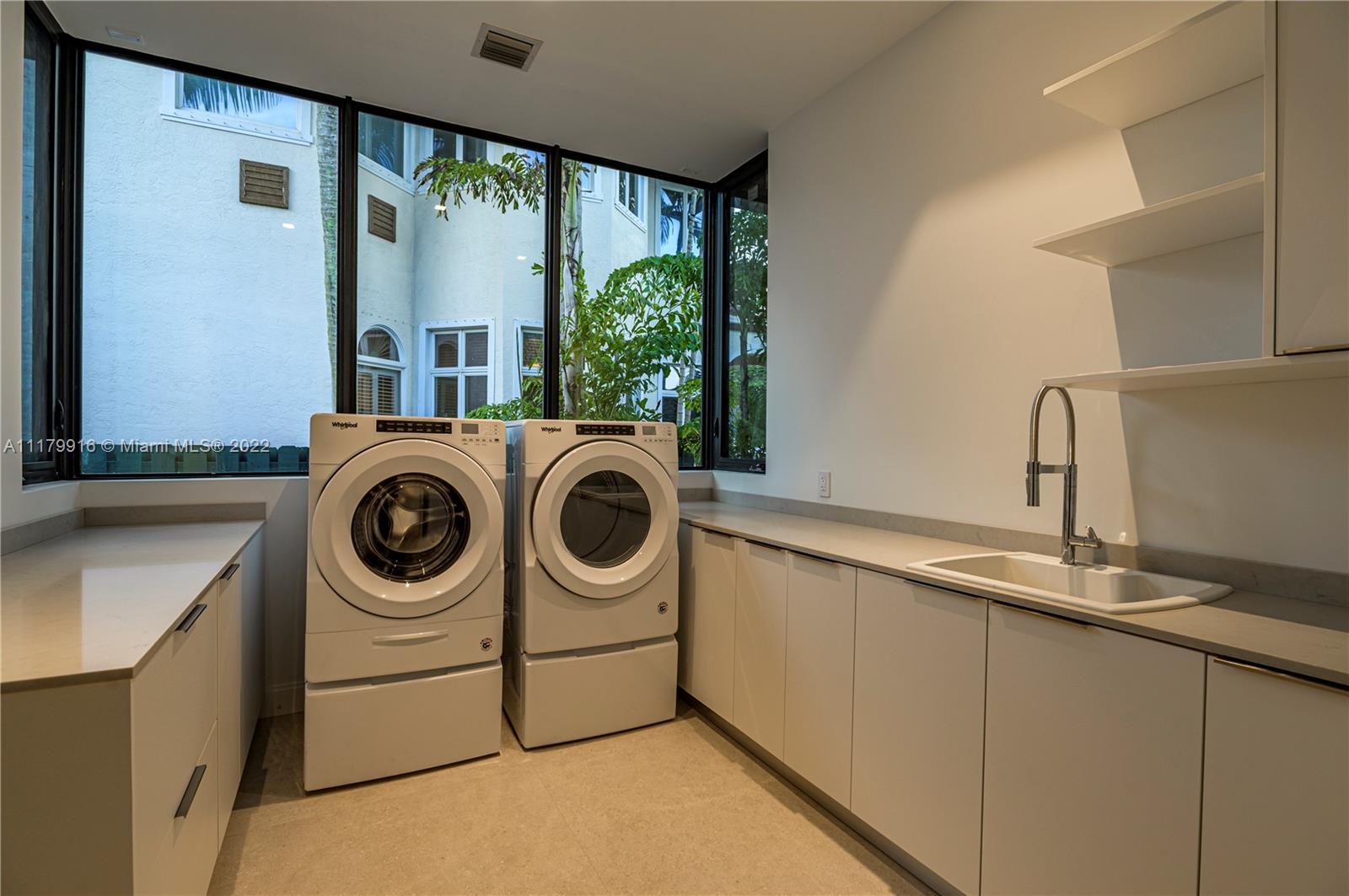 STILWELL ISLES - Residential Lease