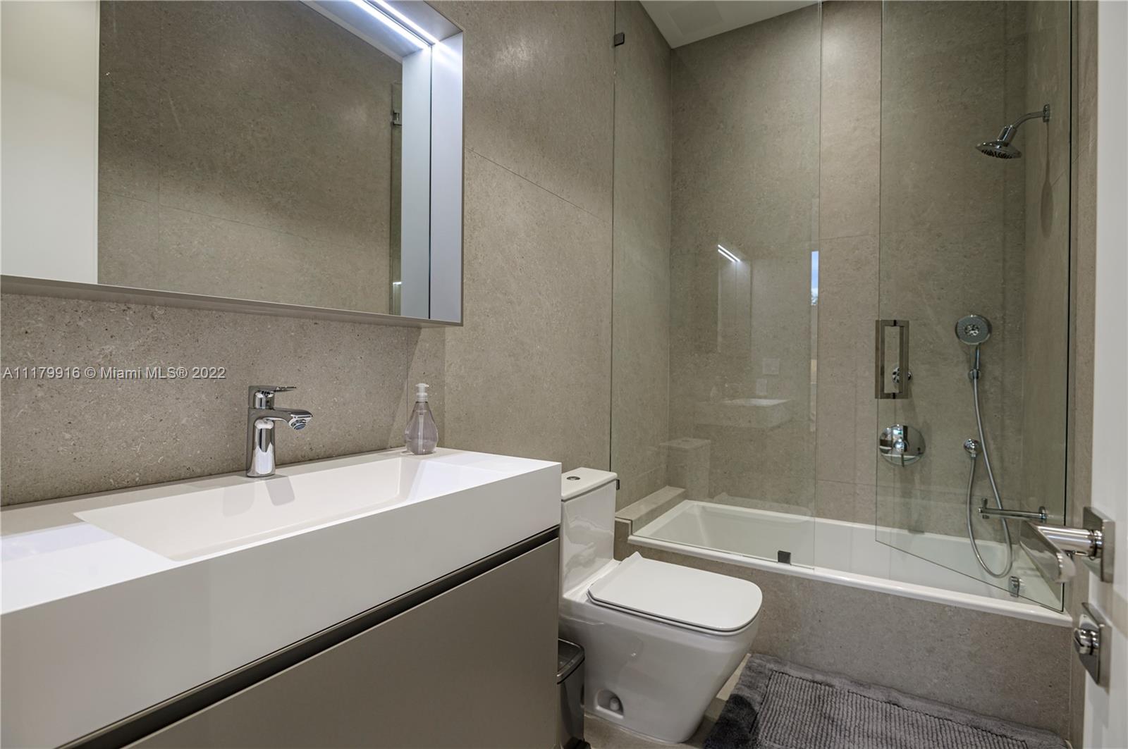 STILWELL ISLES - Residential Lease