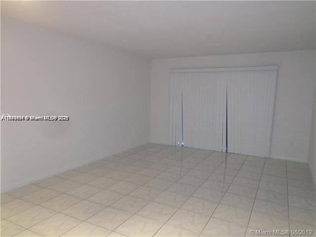 OLA CONDO - Residential
