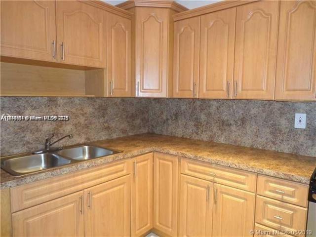 OLA CONDO - Residential