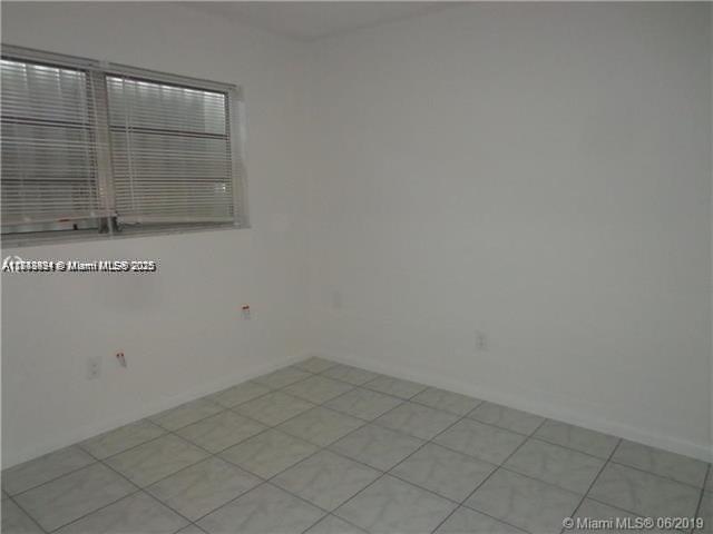 OLA CONDO - Residential
