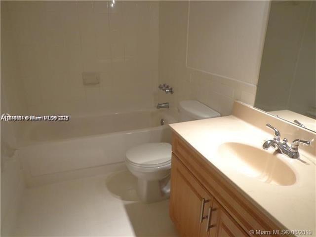 OLA CONDO - Residential