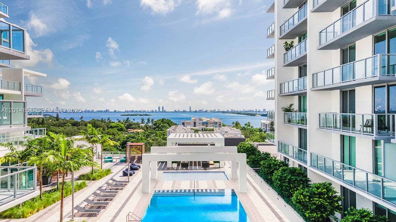 QUADRO CONDO - Residential