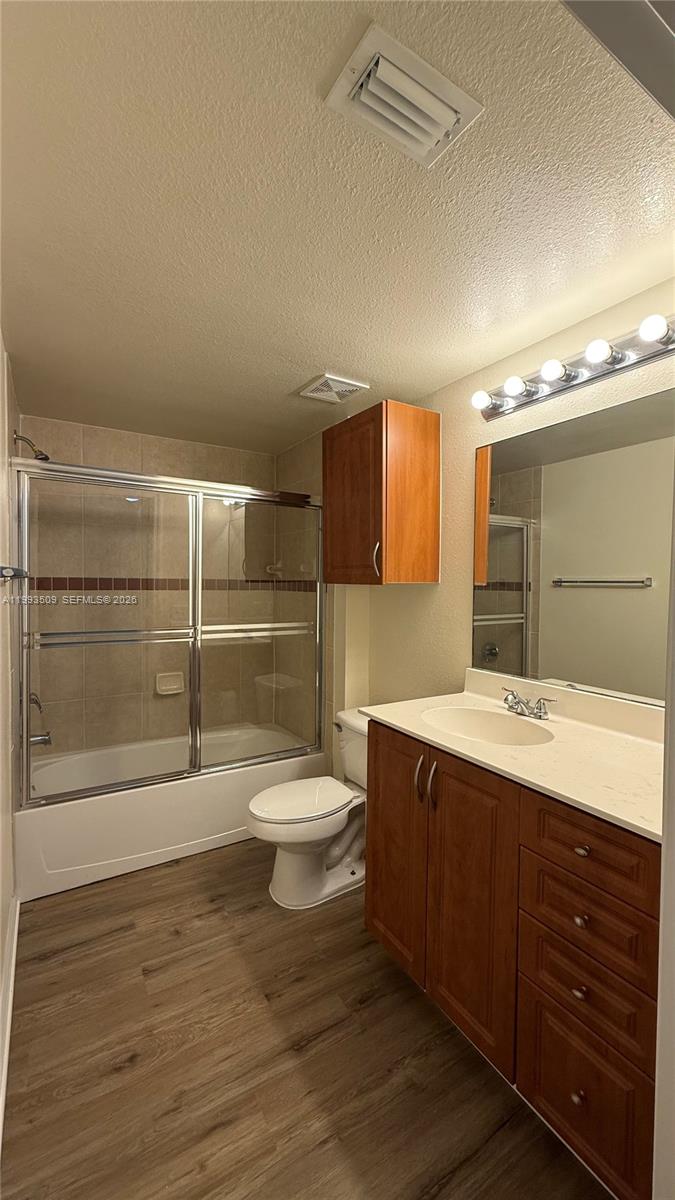VILLAS AT EMERALD DUNES C - Residential Lease