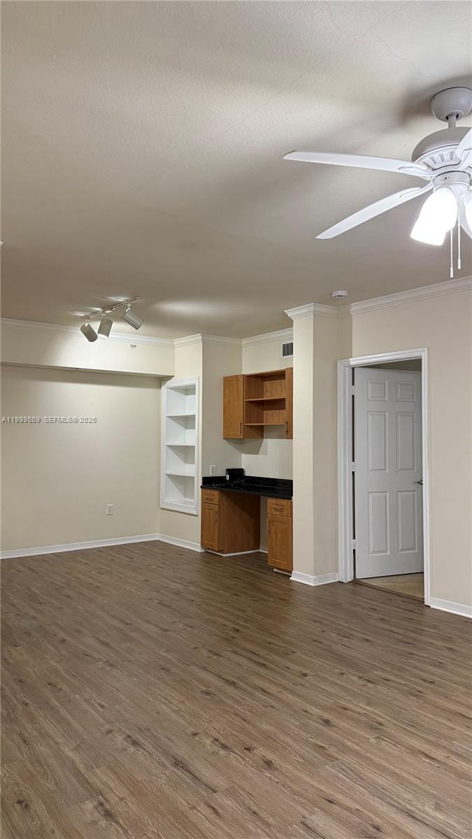VILLAS AT EMERALD DUNES C - Residential Lease
