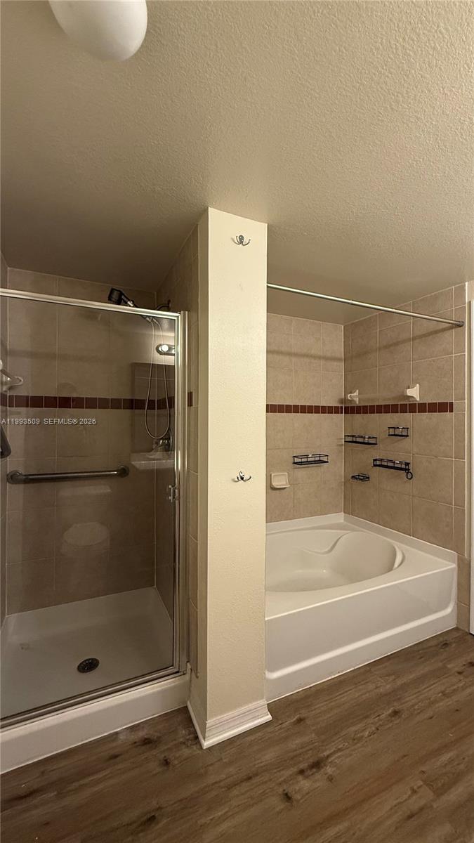 VILLAS AT EMERALD DUNES C - Residential Lease