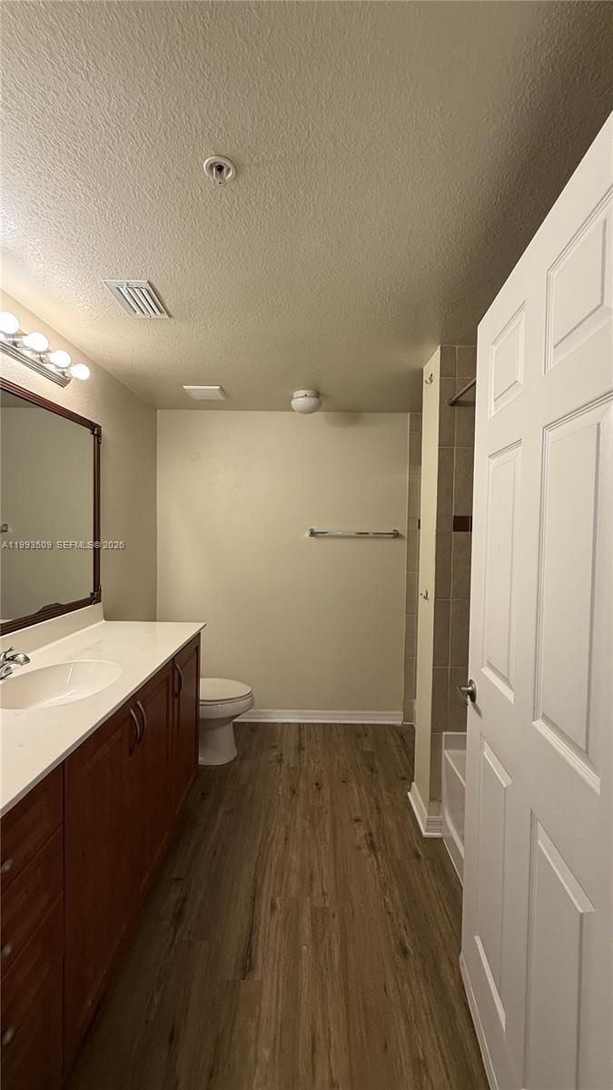 VILLAS AT EMERALD DUNES C - Residential Lease