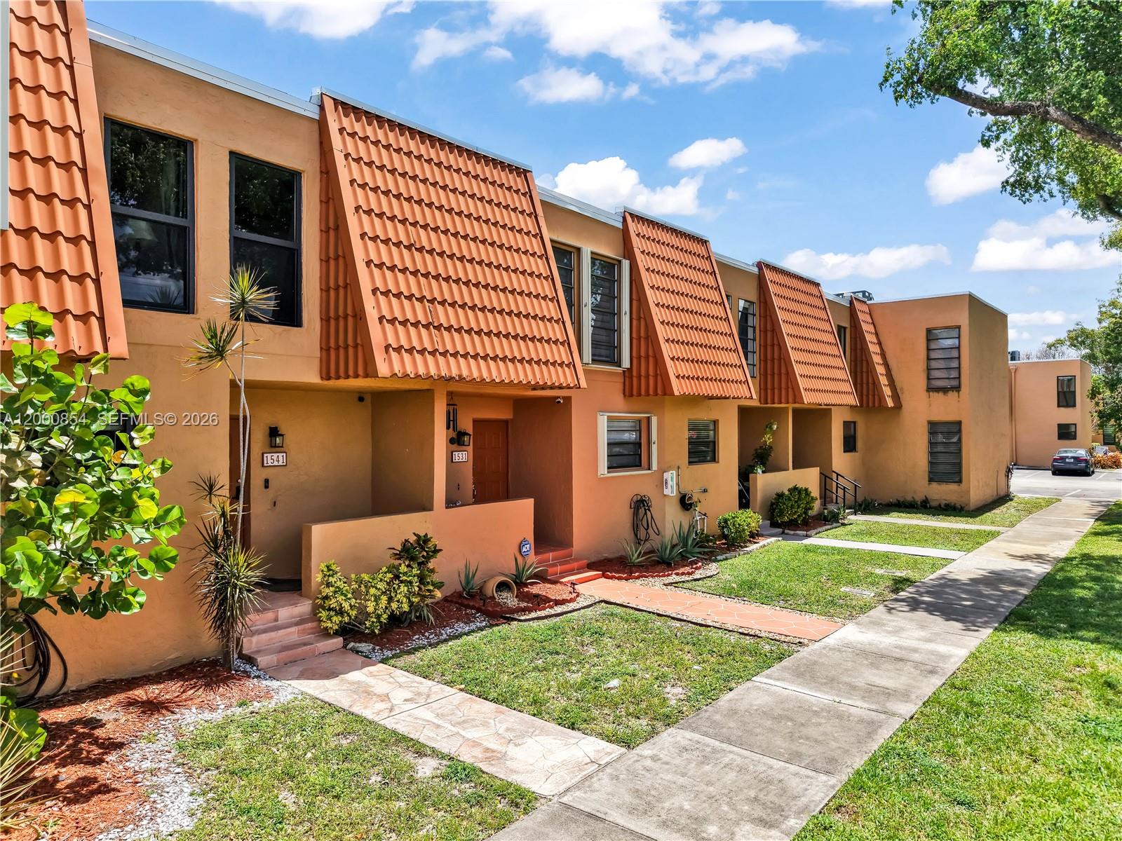 WESTVIEW CONDOMINIUM NO T - Residential