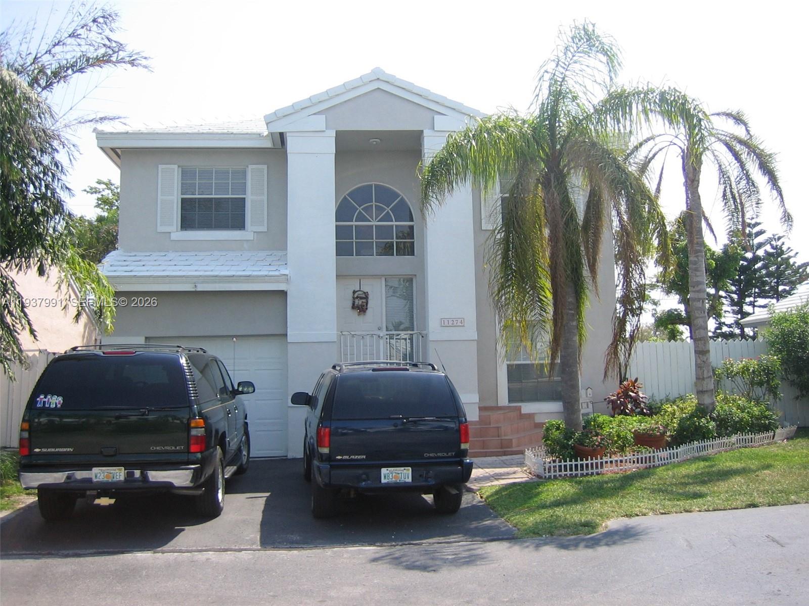 GREAT COMMUNITY, 4 BEDROOMS, 2.5 BATHROOMS, HOME WITH SECURITY GUARD AT THE ENTRANCE, IN ONE OF THE NICEST COMMUNITY IN KENDALL!! TWO STORY, FAMILY ROOM, GARAGE, VERTICALS, ALL BEDROOMS AREAS ON THE SECOND FLOOR, CERAMIC FLOORS IN THE FIRST FLOOR AND WOOD IN THE SECOND FLOOR AND STAIRCASE. LARGE FENCED PATIO, GARAGE DOOR OPENER. COMMUNITY WITH POOL, CLUBHOUSE, TENNIS, PLAYGROUND & MORE.