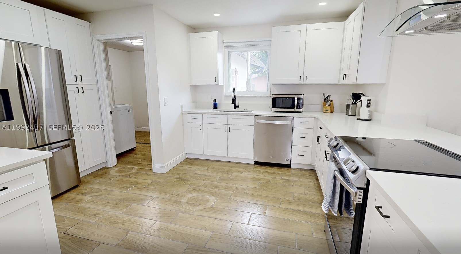 UNIVERSITY SHORES - Residential