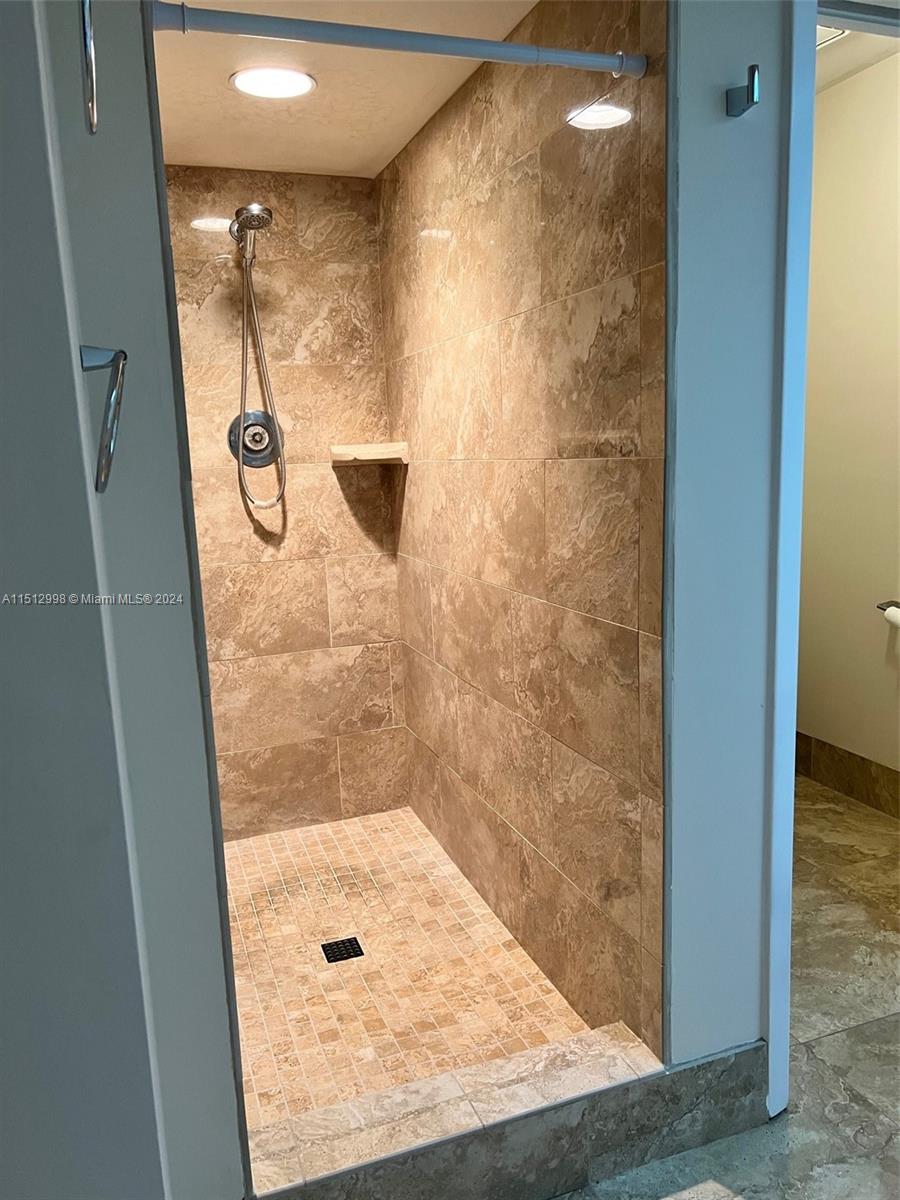 LAKEVIEW HOMES - Residential