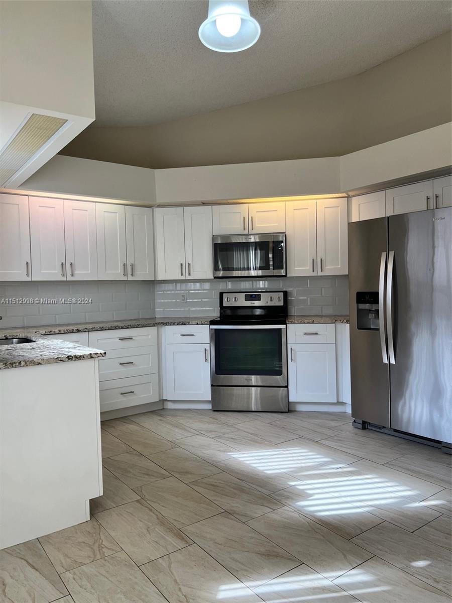LAKEVIEW HOMES - Residential