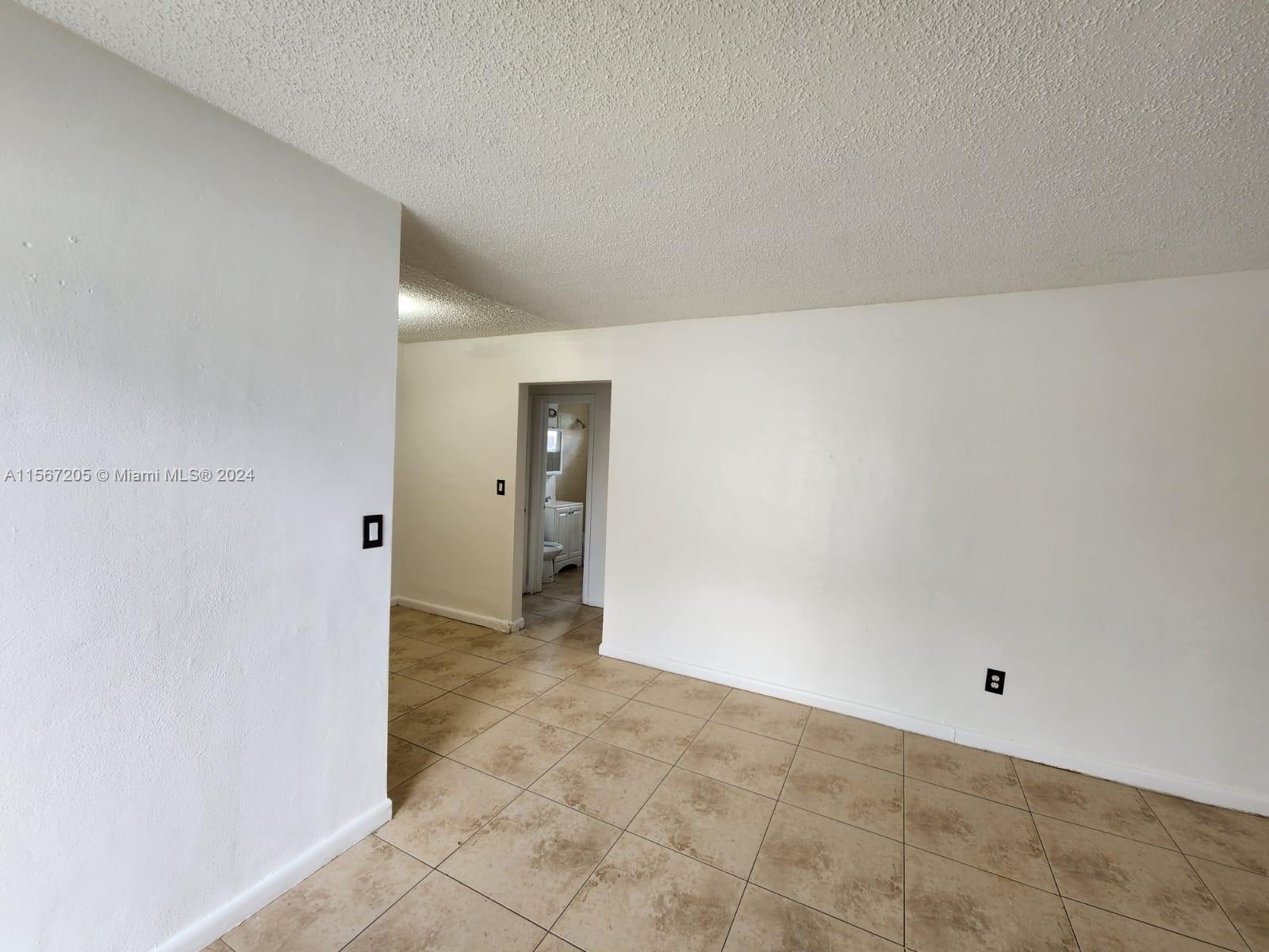 932 MOFFETT CONDO - Residential Lease