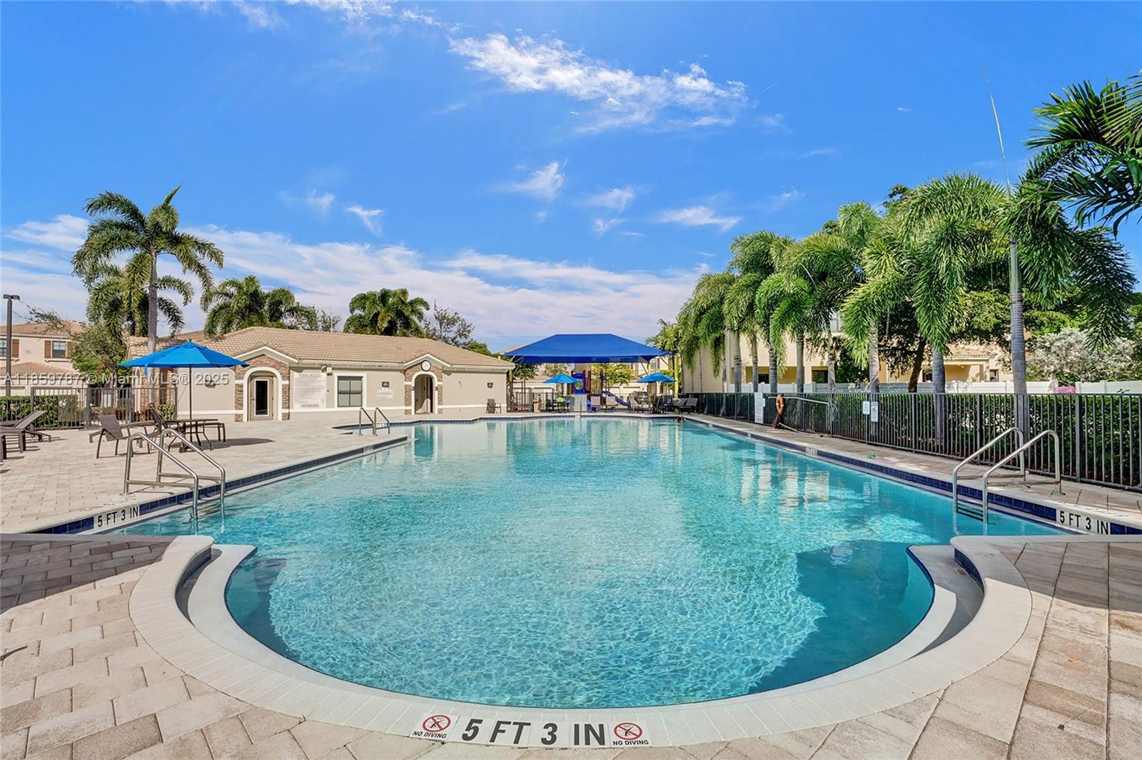 CHAMPION LAKES - Residential