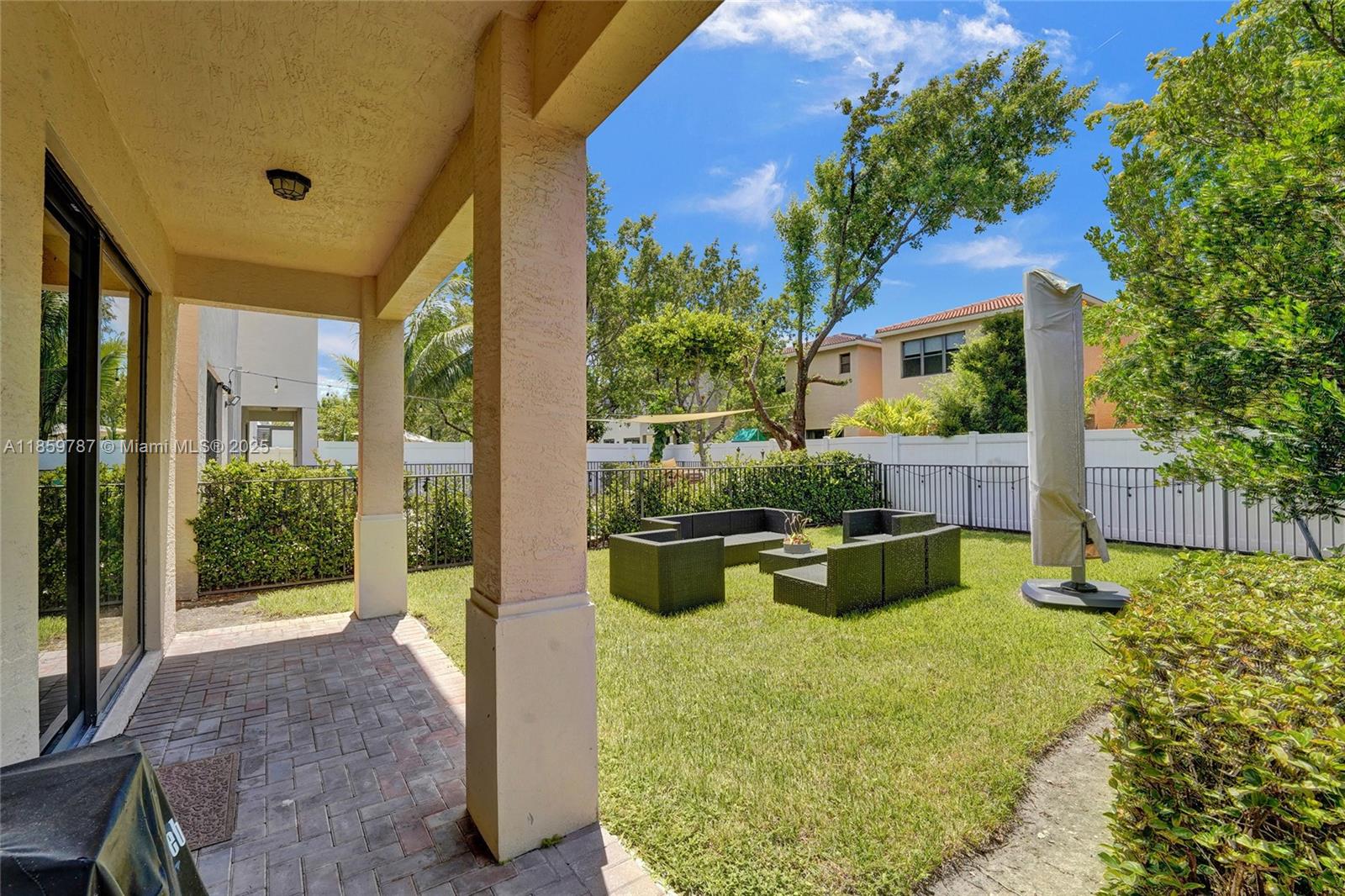 CHAMPION LAKES - Residential