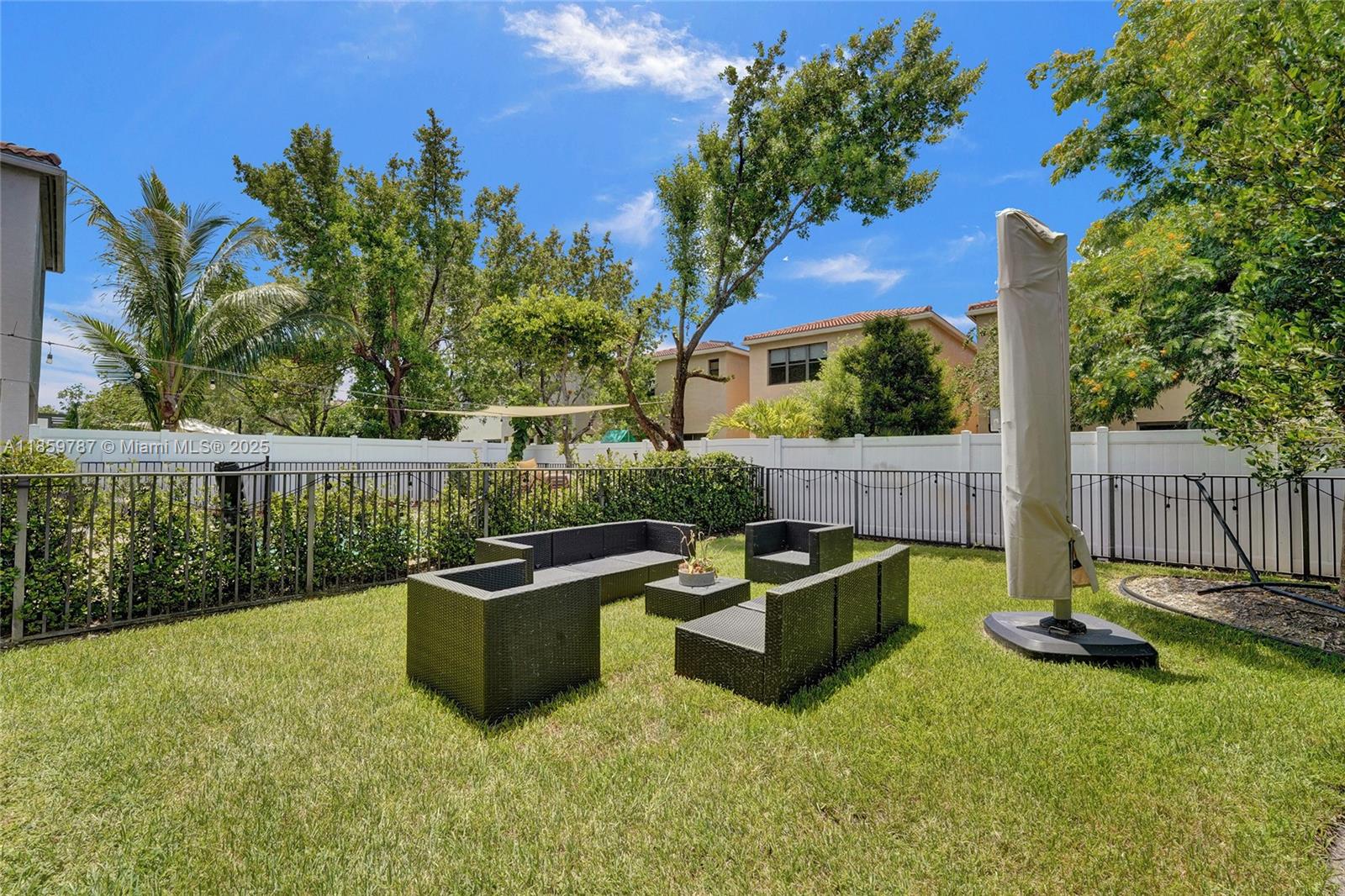 CHAMPION LAKES - Residential