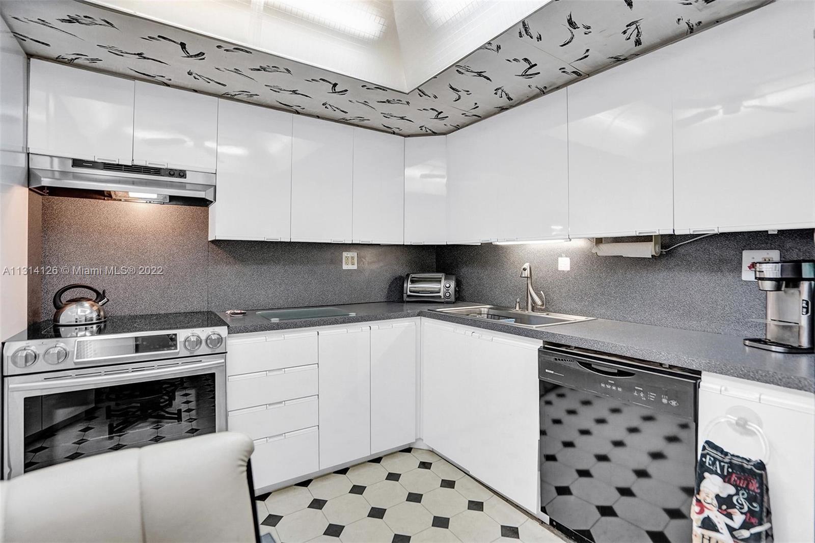 PARKER DORADO CONDO - Residential