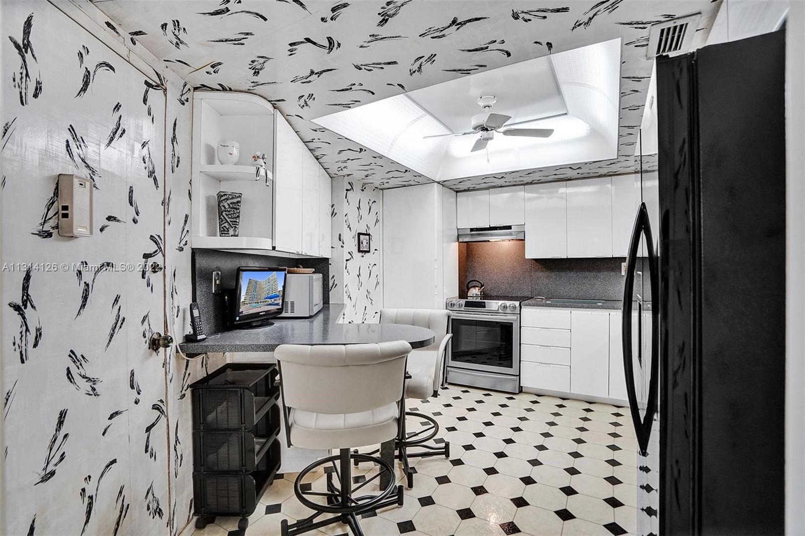 PARKER DORADO CONDO - Residential