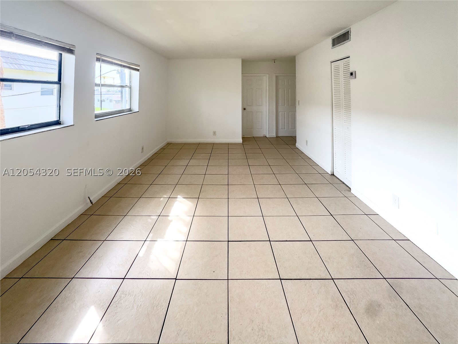 EL SOL AT MAIN STREET CON - Residential Lease