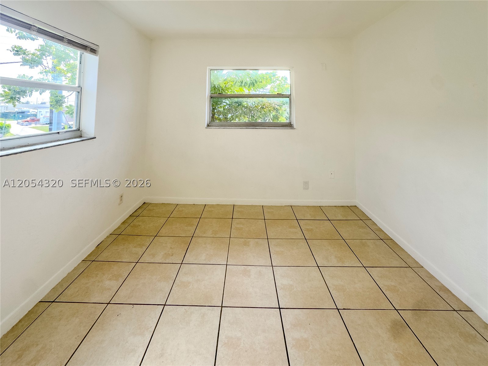 EL SOL AT MAIN STREET CON - Residential Lease