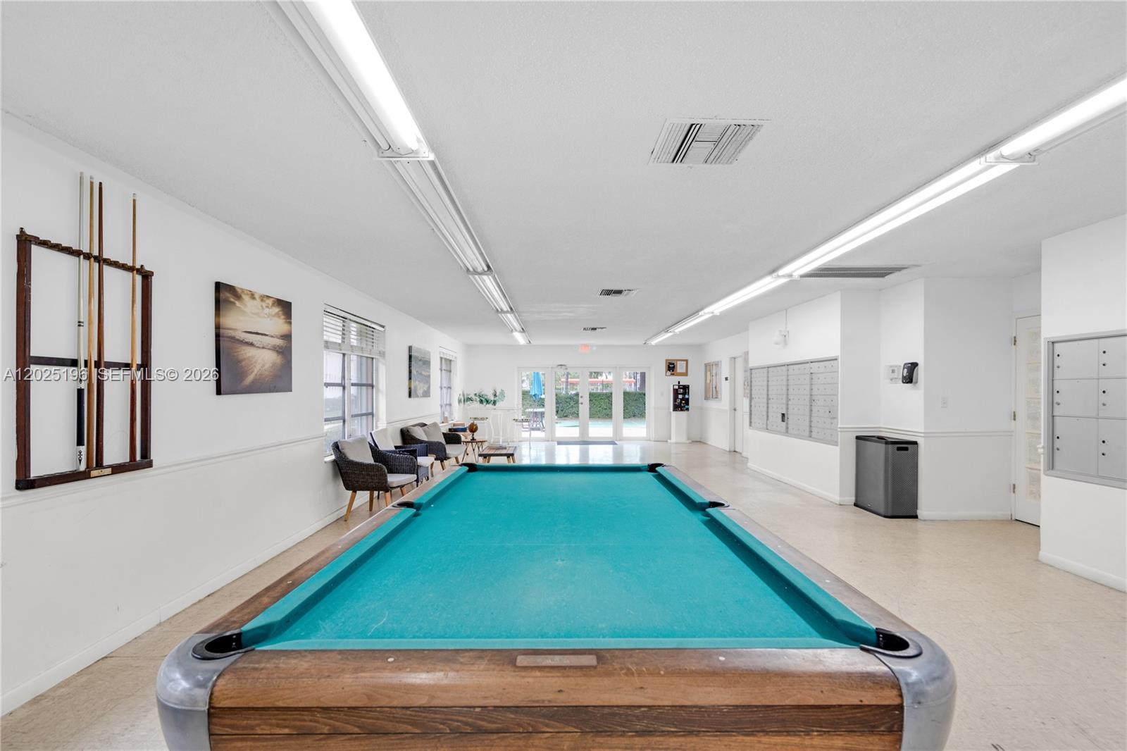 LIGHTHOUSE POINT PLAZA CO - Residential Lease