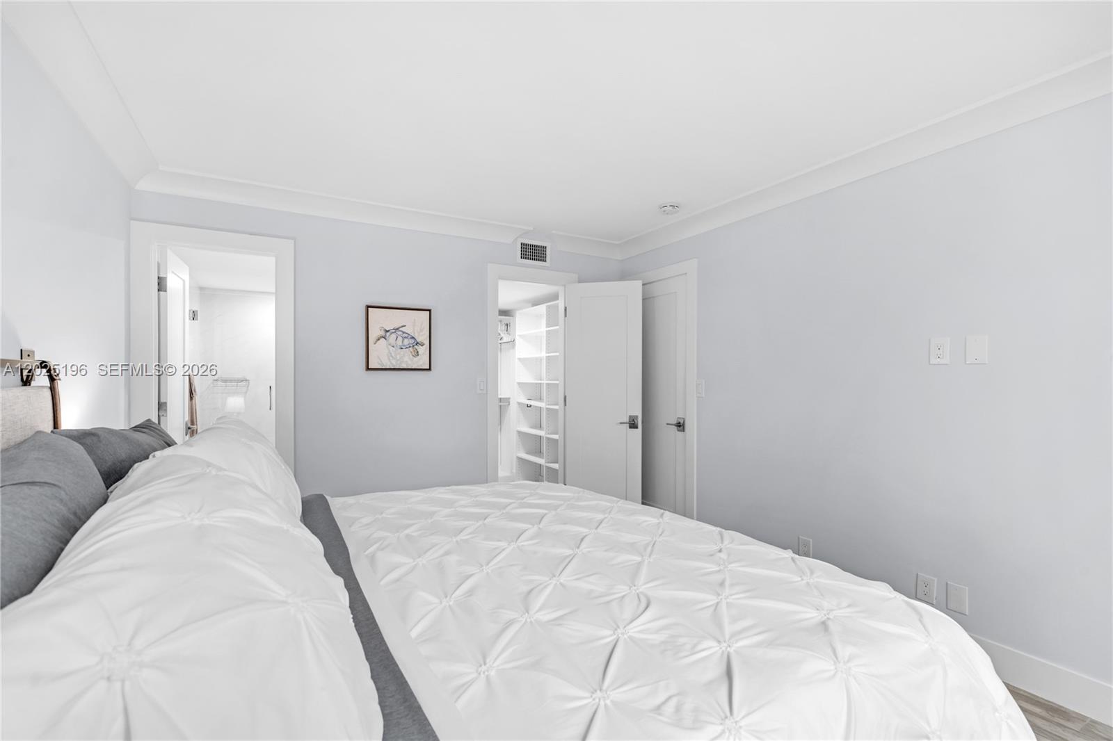 LIGHTHOUSE POINT PLAZA CO - Residential Lease
