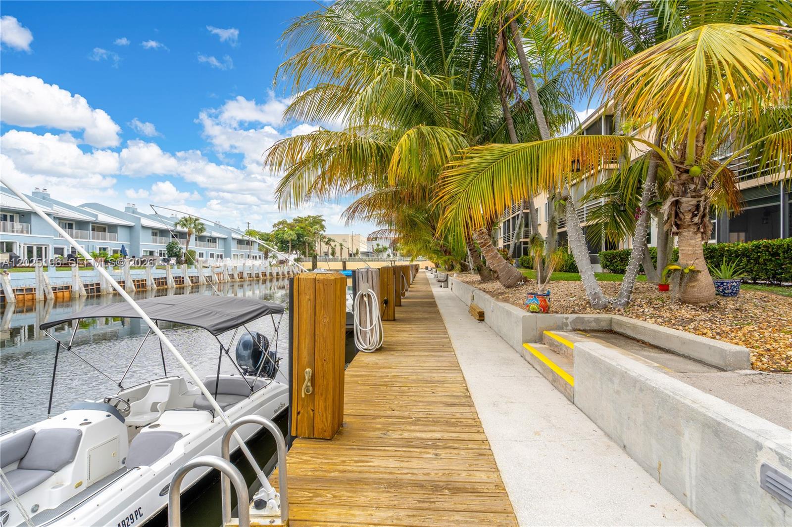 LIGHTHOUSE POINT PLAZA CO - Residential Lease