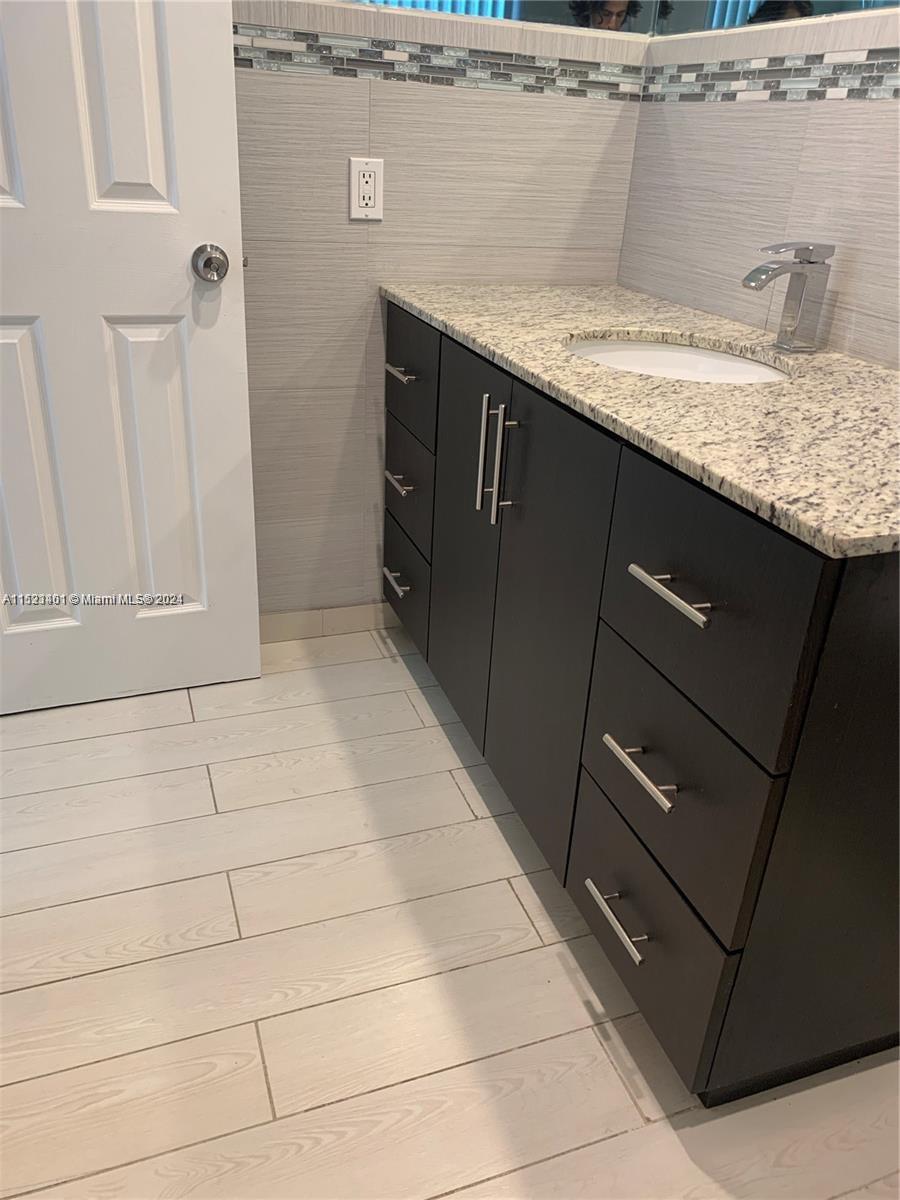 LENOX VIEW CONDOMINIUM - Residential