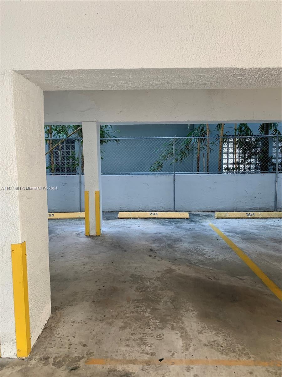 LENOX VIEW CONDOMINIUM - Residential