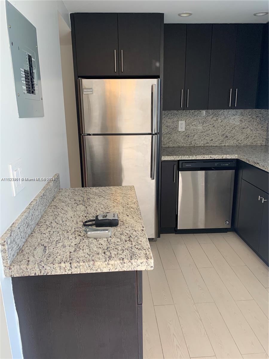 LENOX VIEW CONDOMINIUM - Residential