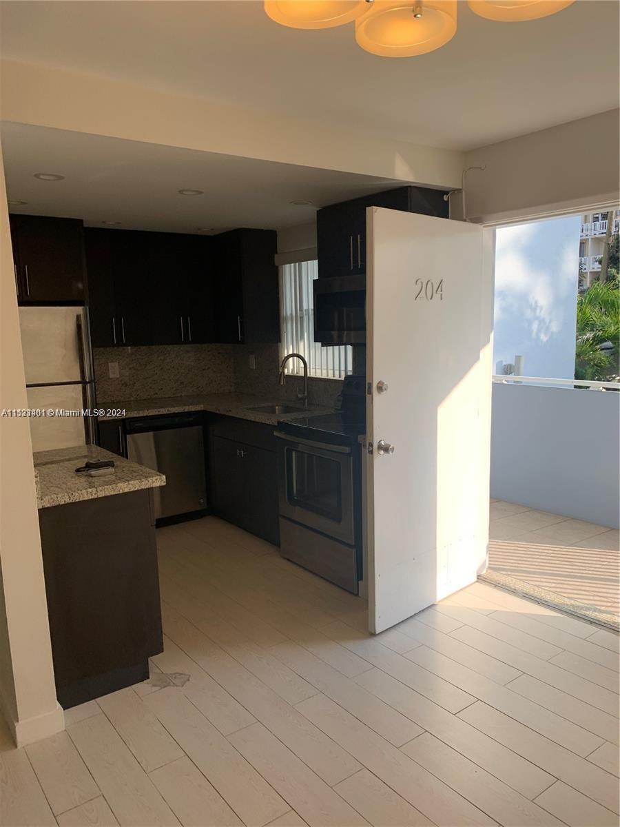 LENOX VIEW CONDOMINIUM - Residential