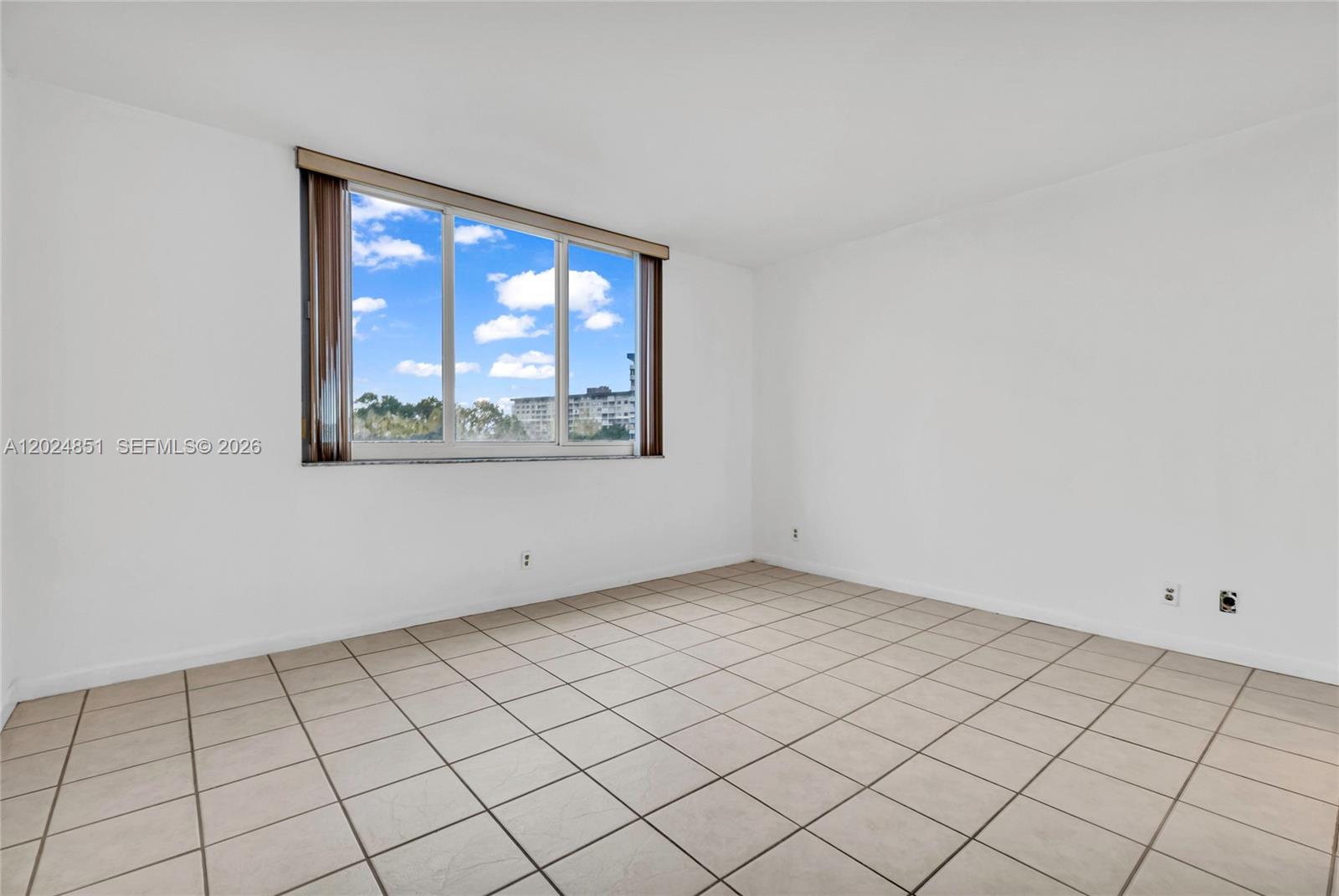HILLCREST EAST NO 24 COND - Residential