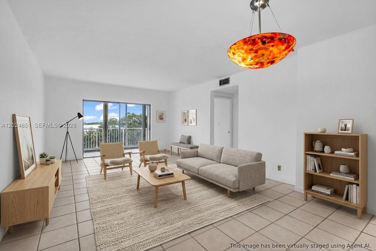 HILLCREST EAST NO 24 COND - Residential