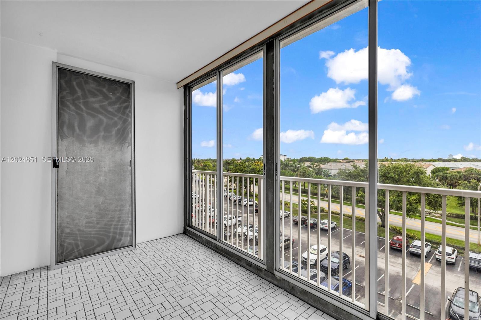 HILLCREST EAST NO 24 COND - Residential