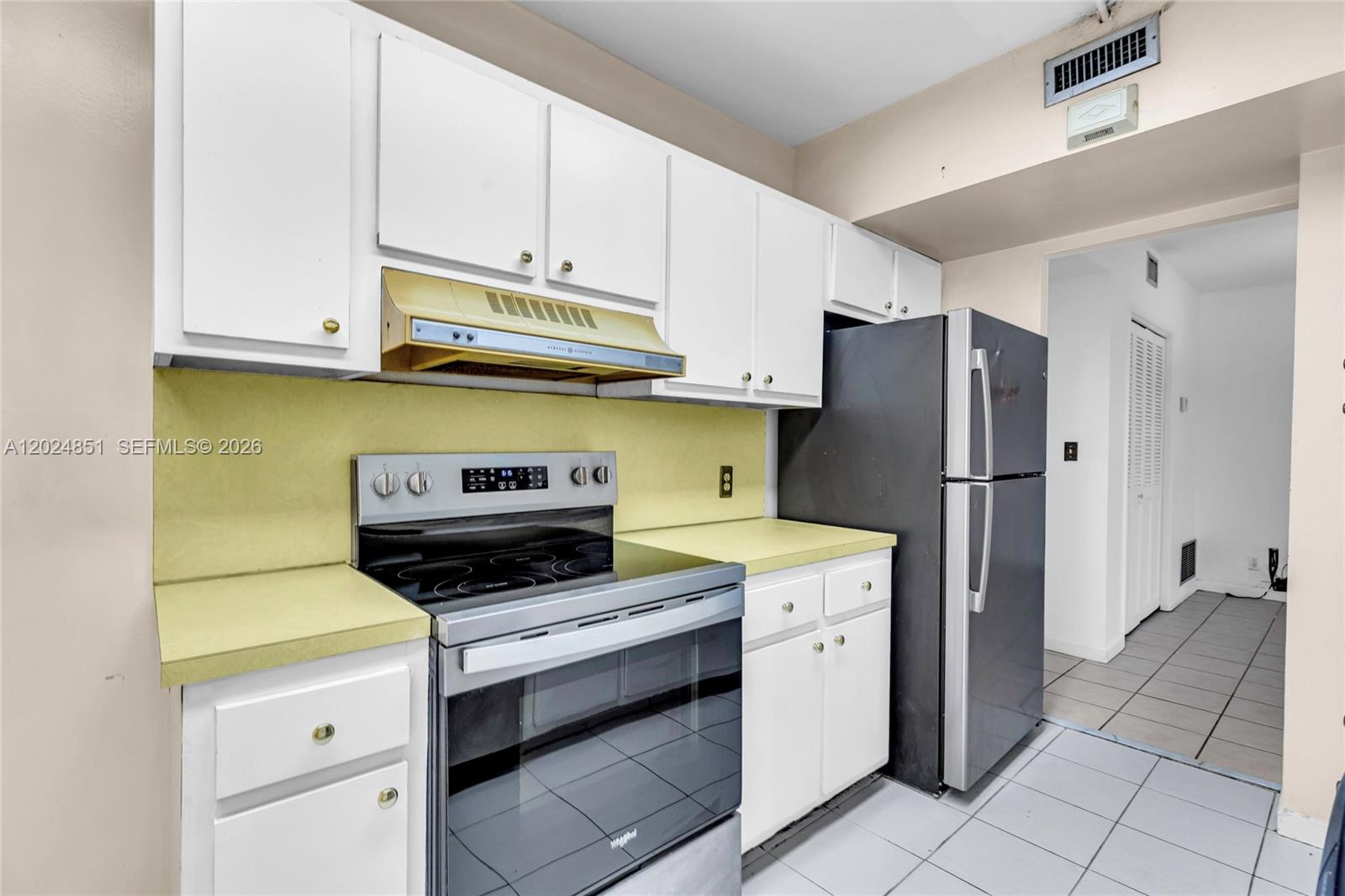 HILLCREST EAST NO 24 COND - Residential