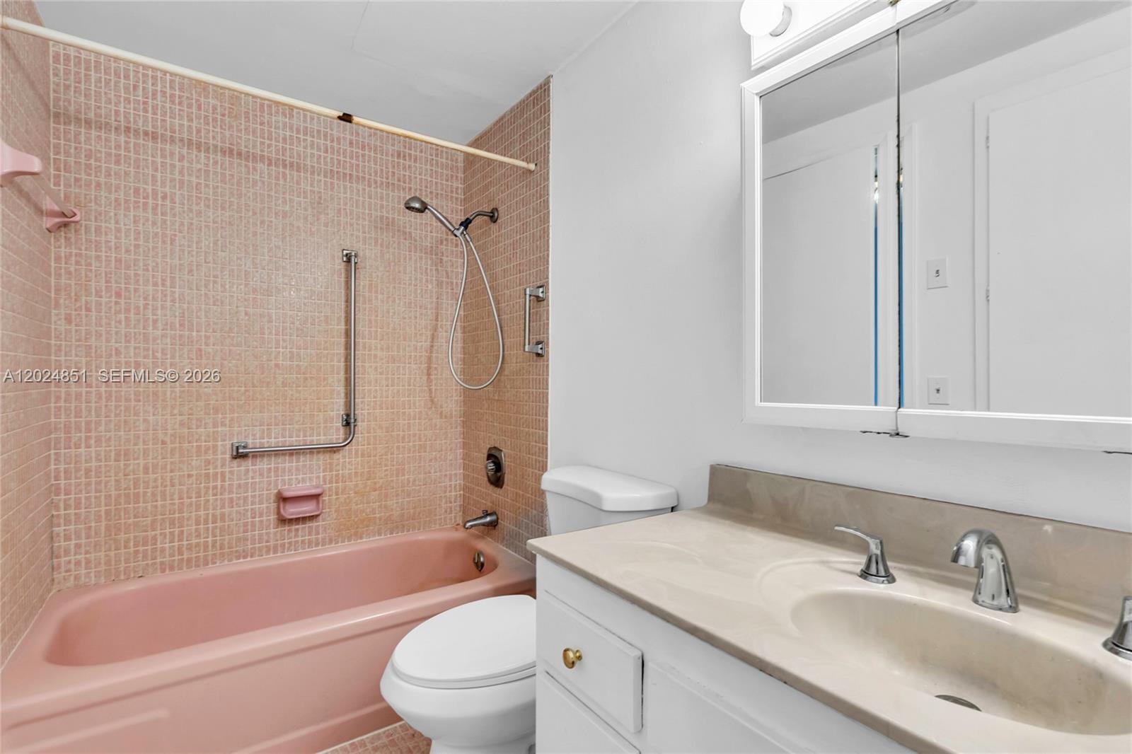 HILLCREST EAST NO 24 COND - Residential