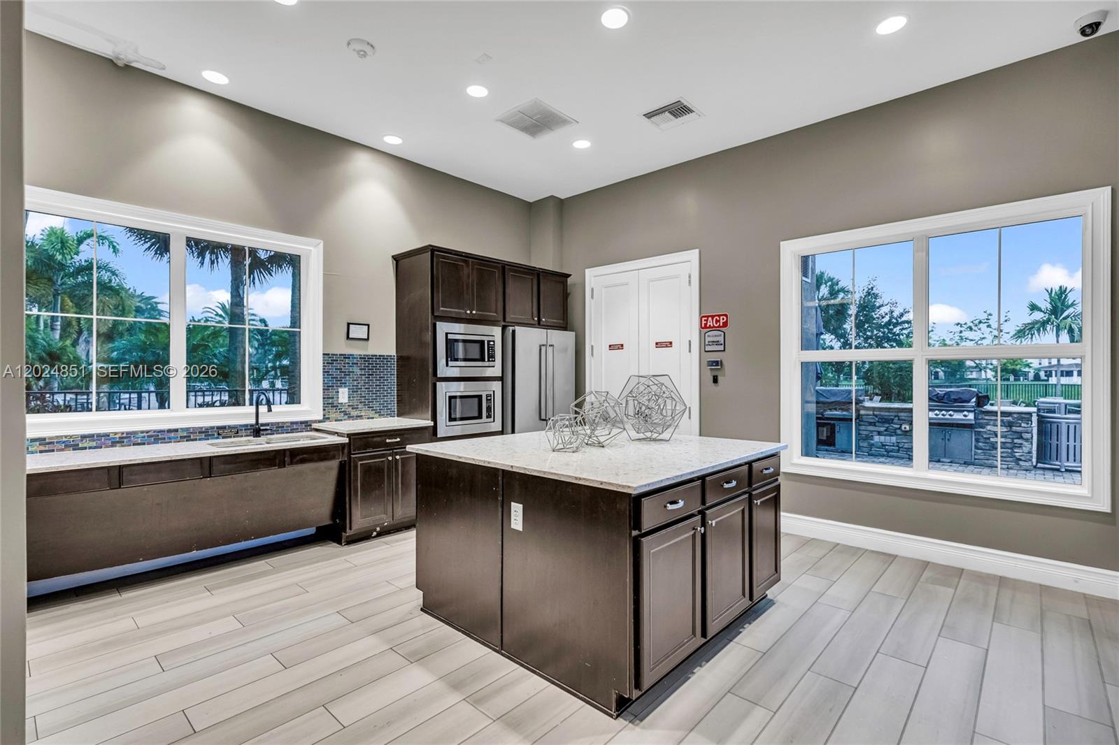 HILLCREST EAST NO 24 COND - Residential