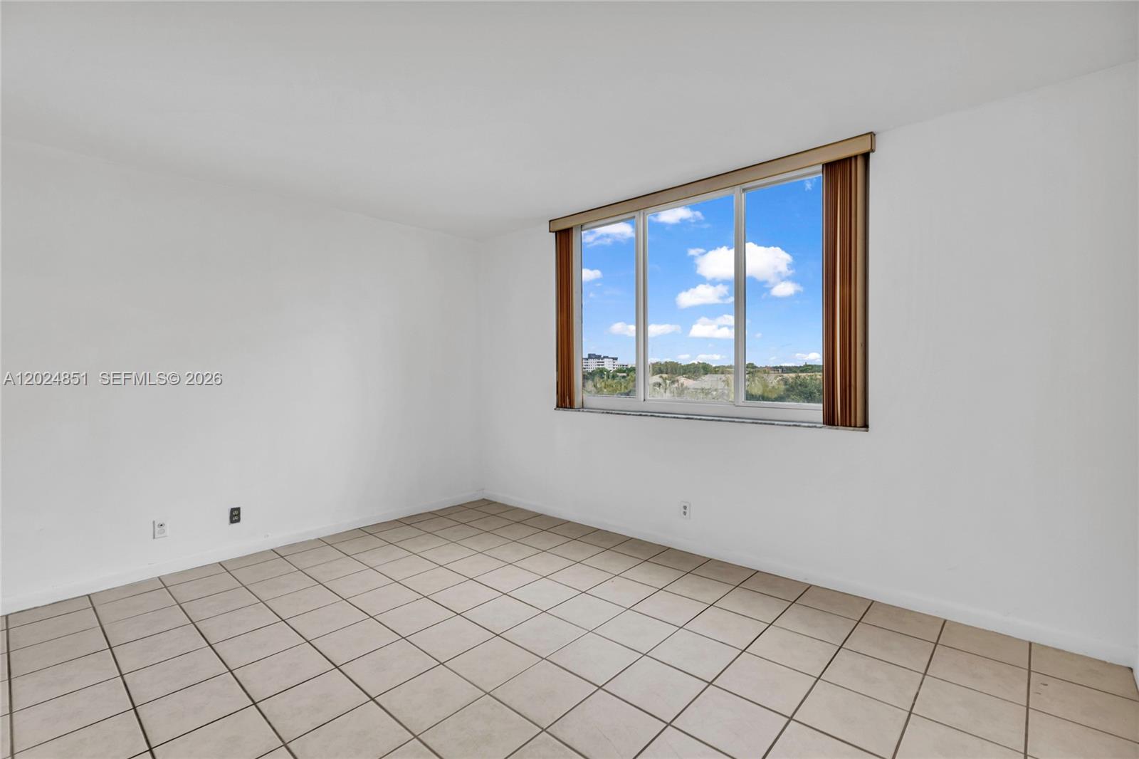 HILLCREST EAST NO 24 COND - Residential