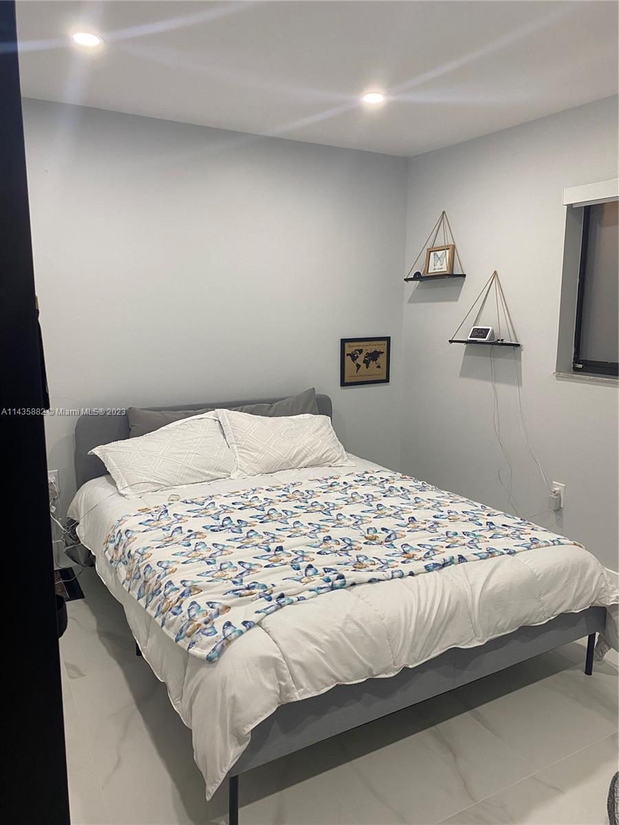 THE HORIZONS CONDO #1 - Residential Lease