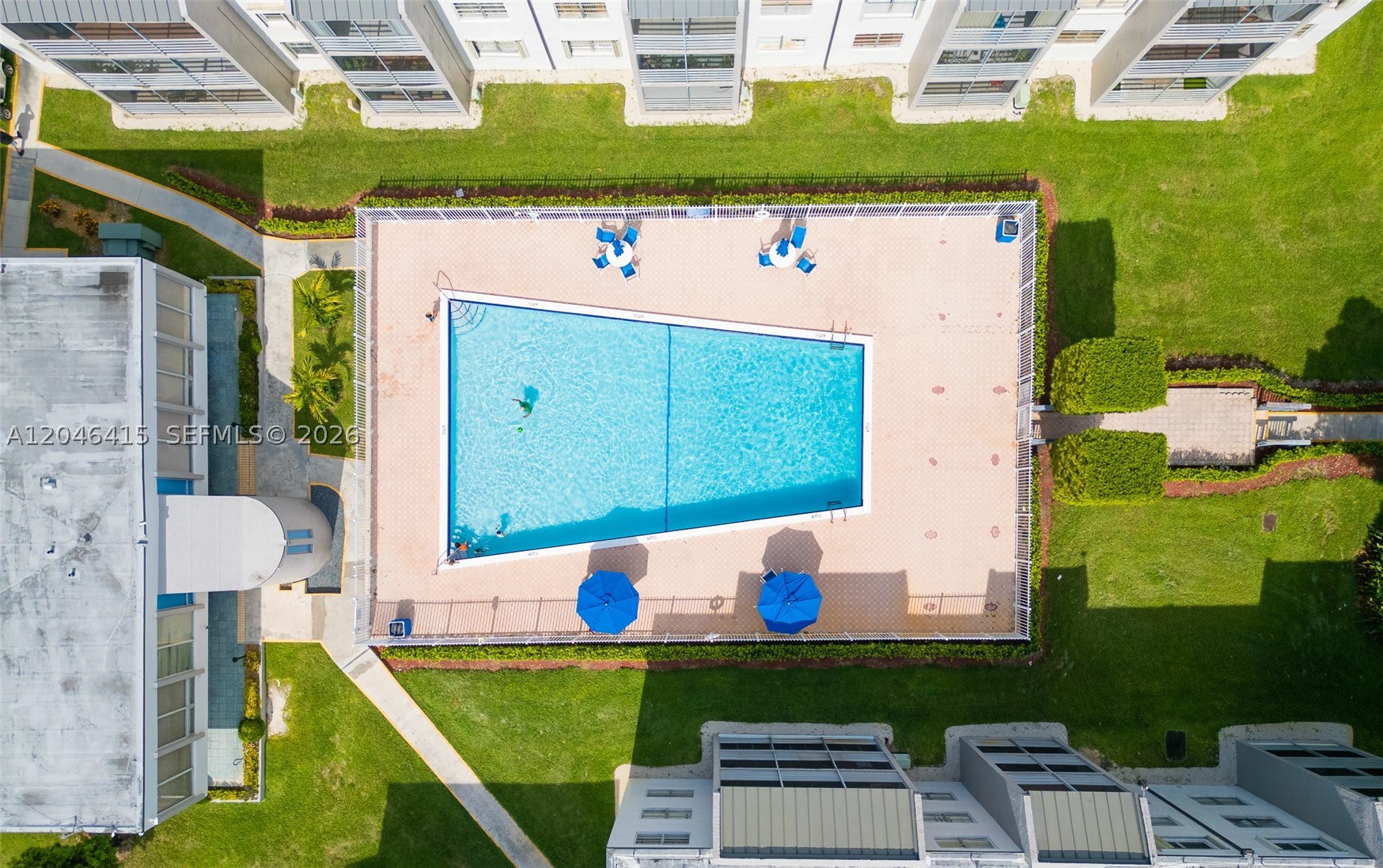 EL CONQUISTADOR SOUTH CON - Residential