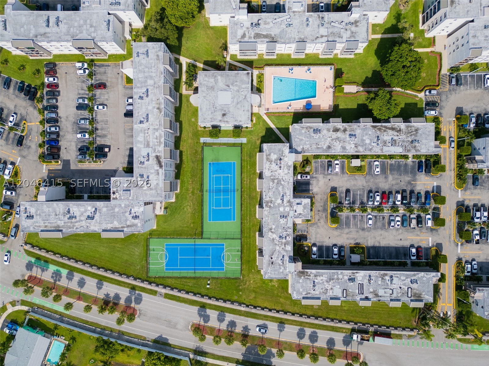 EL CONQUISTADOR SOUTH CON - Residential