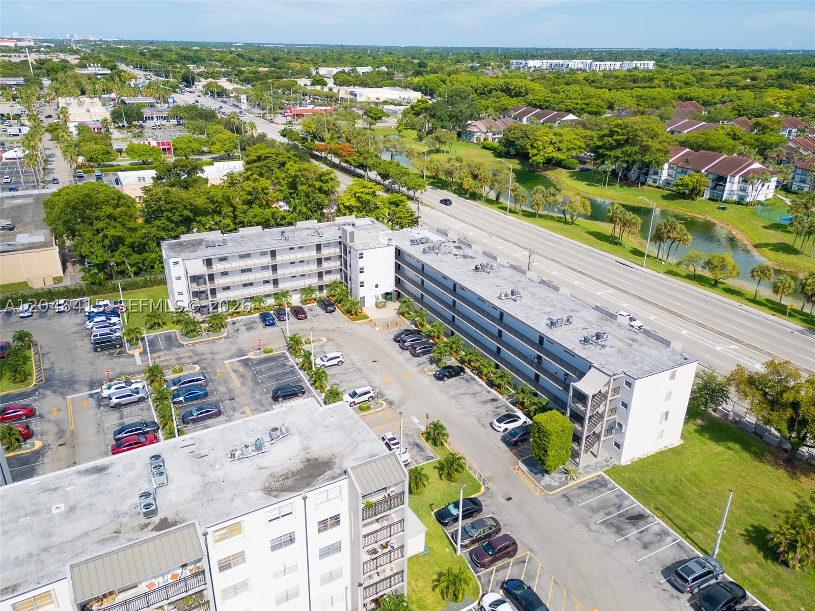 EL CONQUISTADOR SOUTH CON - Residential
